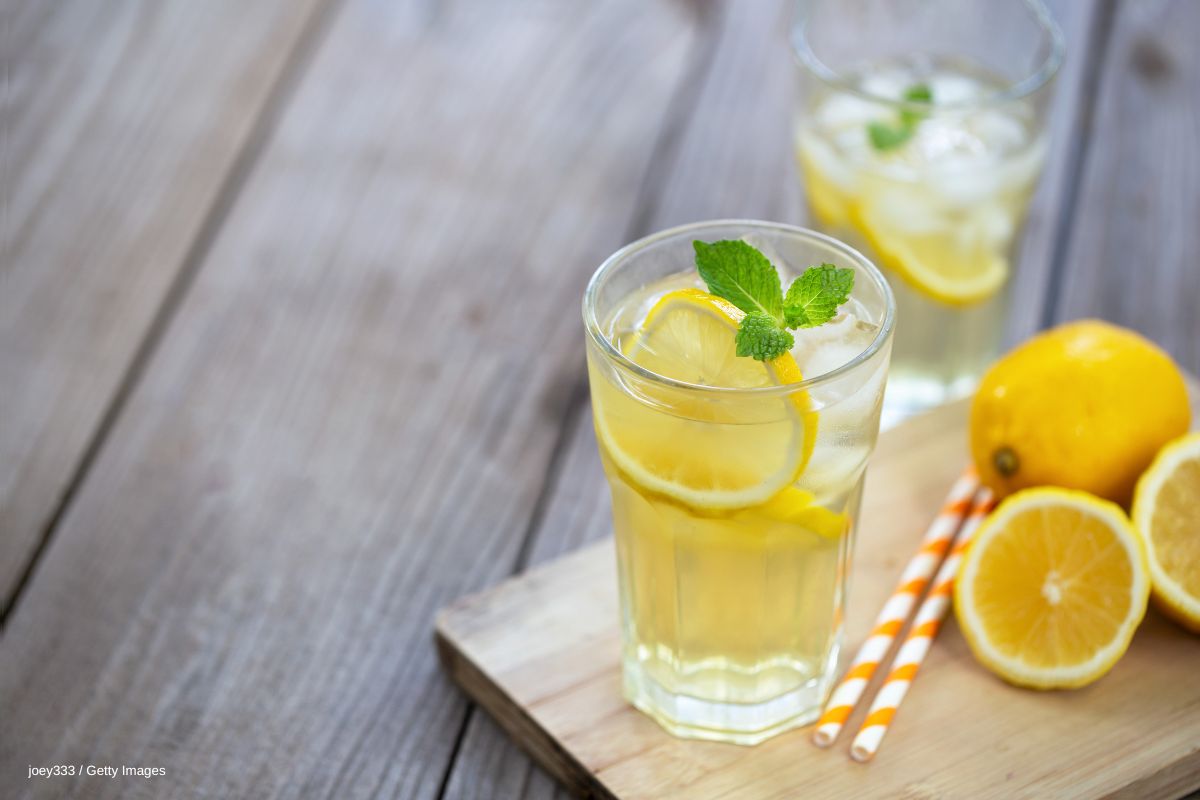 Leckere Limonade aus Zitronen